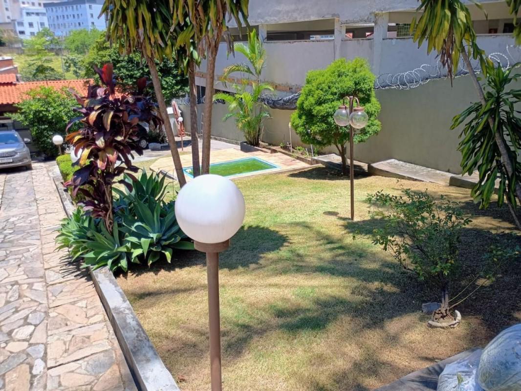 Casa, Cinquentenário, 2 Quartos, 8 Vagas