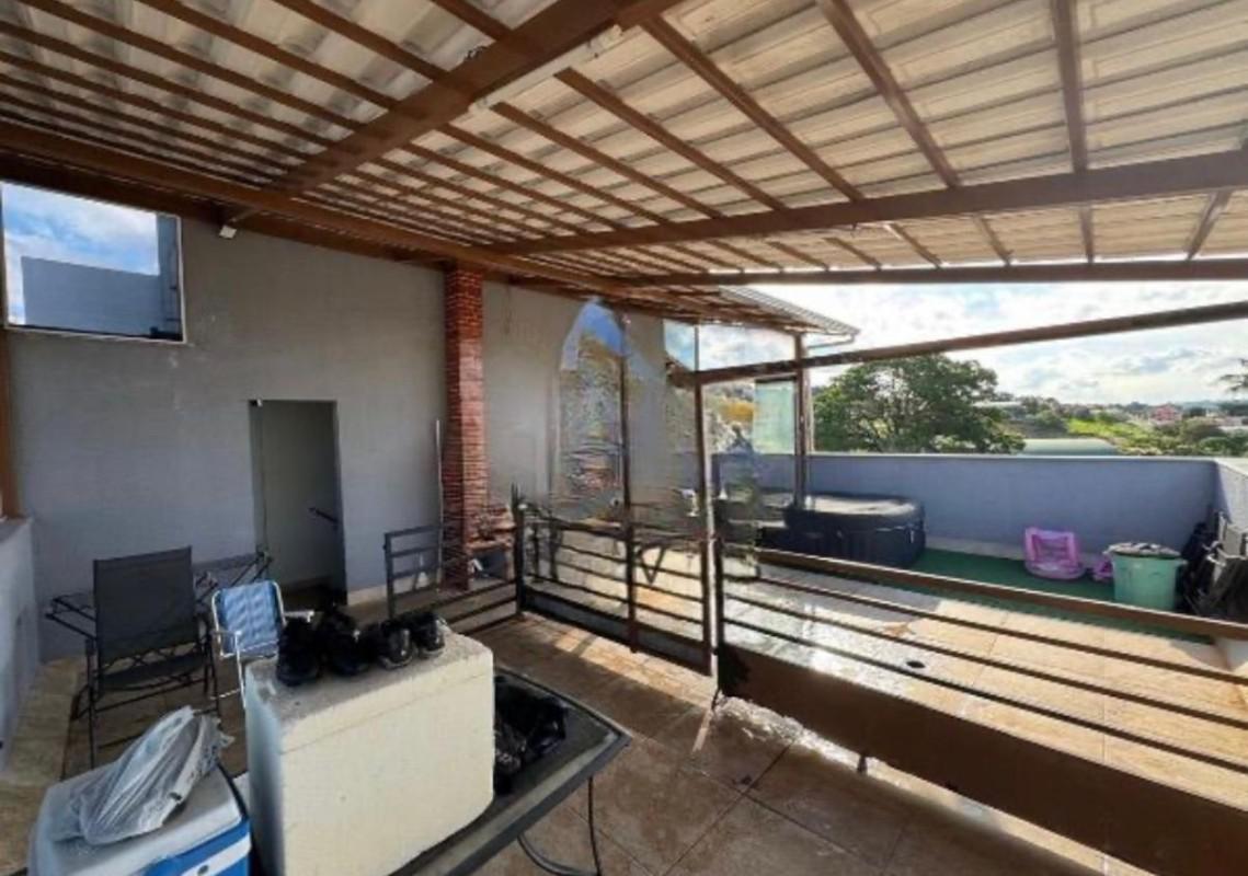 Cobertura, Serra Dourada, 2 Quartos, 2 Vagas, 1 Suíte