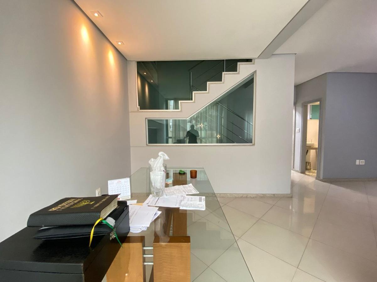 Casa, Cabral, 4 Quartos, 3 Vagas, 1 Suíte