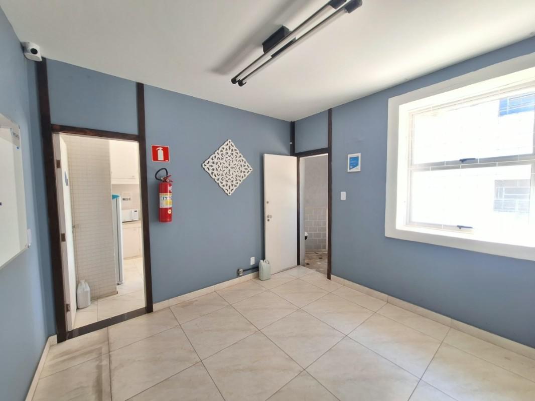 Casa Comercial, Floresta, 5 Quartos, 4 Vagas, 1 Suíte