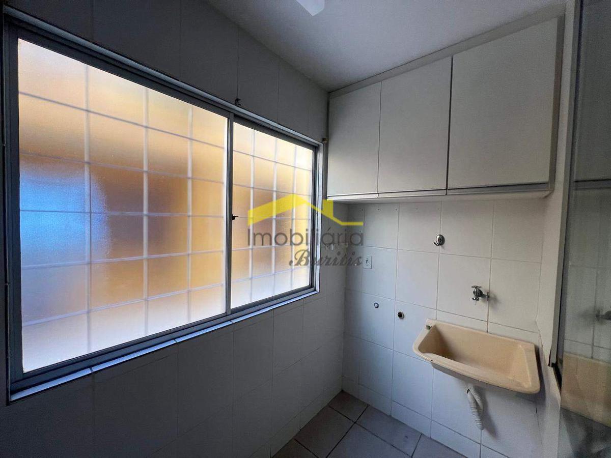 Casa, Buritis, 2 Quartos, 2 Vagas