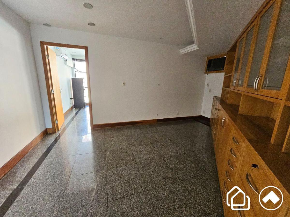 Sala, Centro