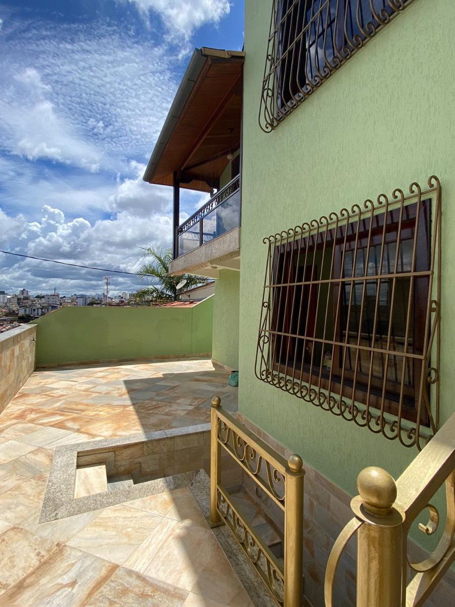 Casa, Concórdia, 4 Quartos, 2 Vagas, 1 Suíte