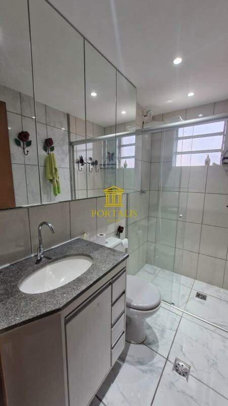 Casa, Cabral, 3 Quartos, 2 Vagas, 1 Suíte