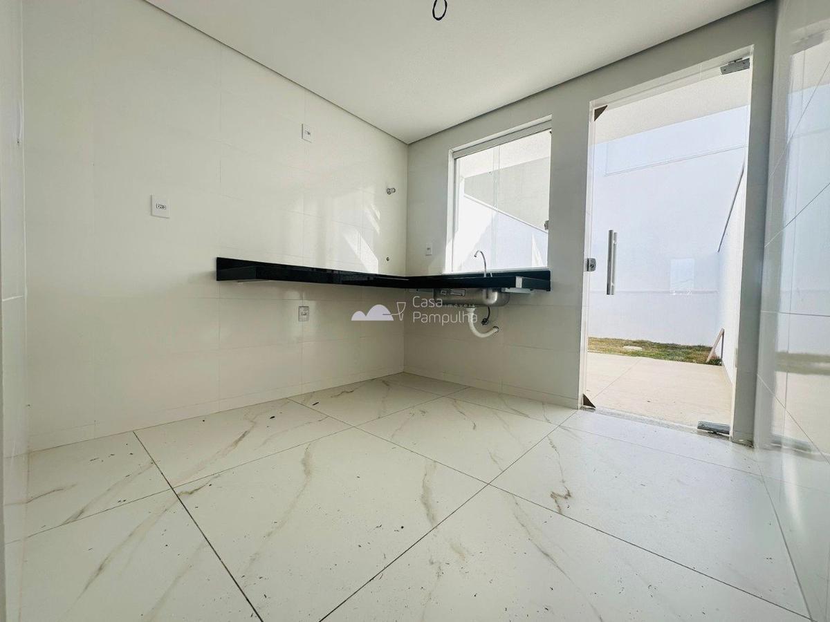 Casa, Santa Branca, 2 Quartos, 2 Vagas, 2 Suítes