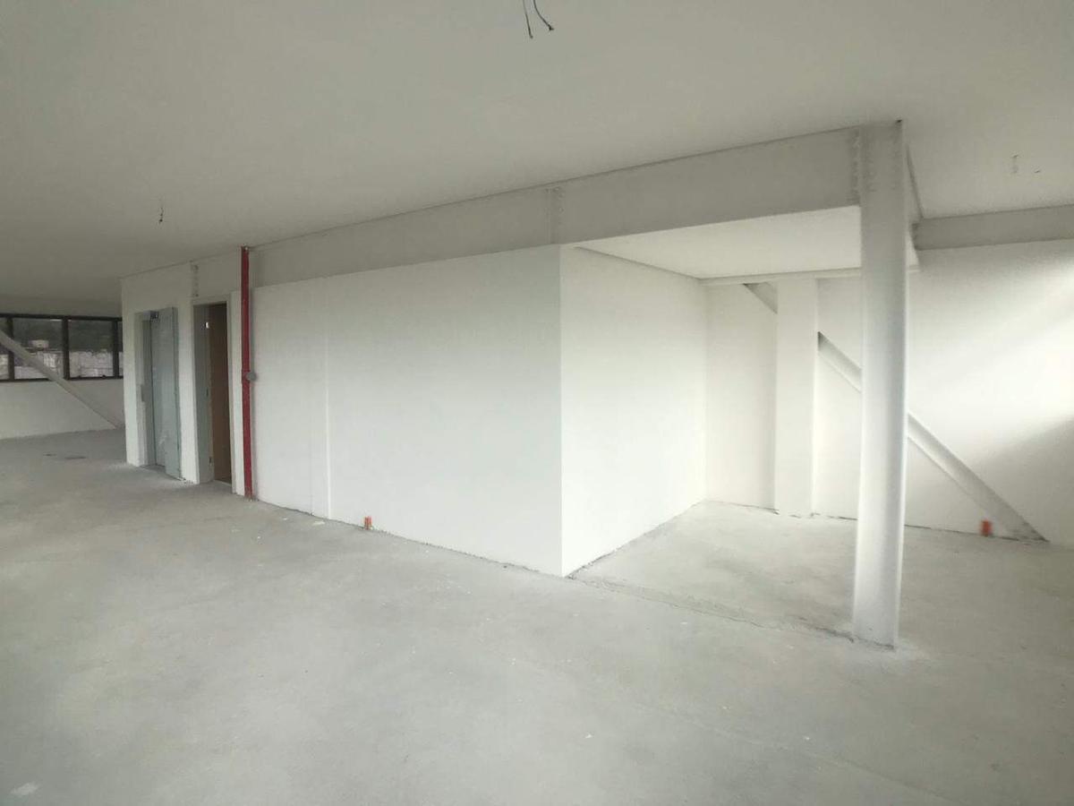 Prédio, Santa Lúcia, 32 Vagas