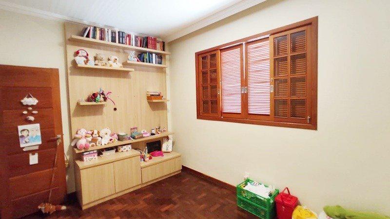 Casa, Braúnas, 3 Quartos, 8 Vagas, 2 Suítes