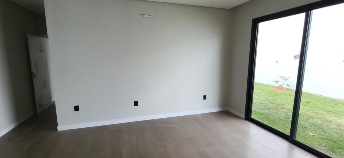 Casa, Trevo, 4 Quartos, 4 Vagas, 2 Suítes