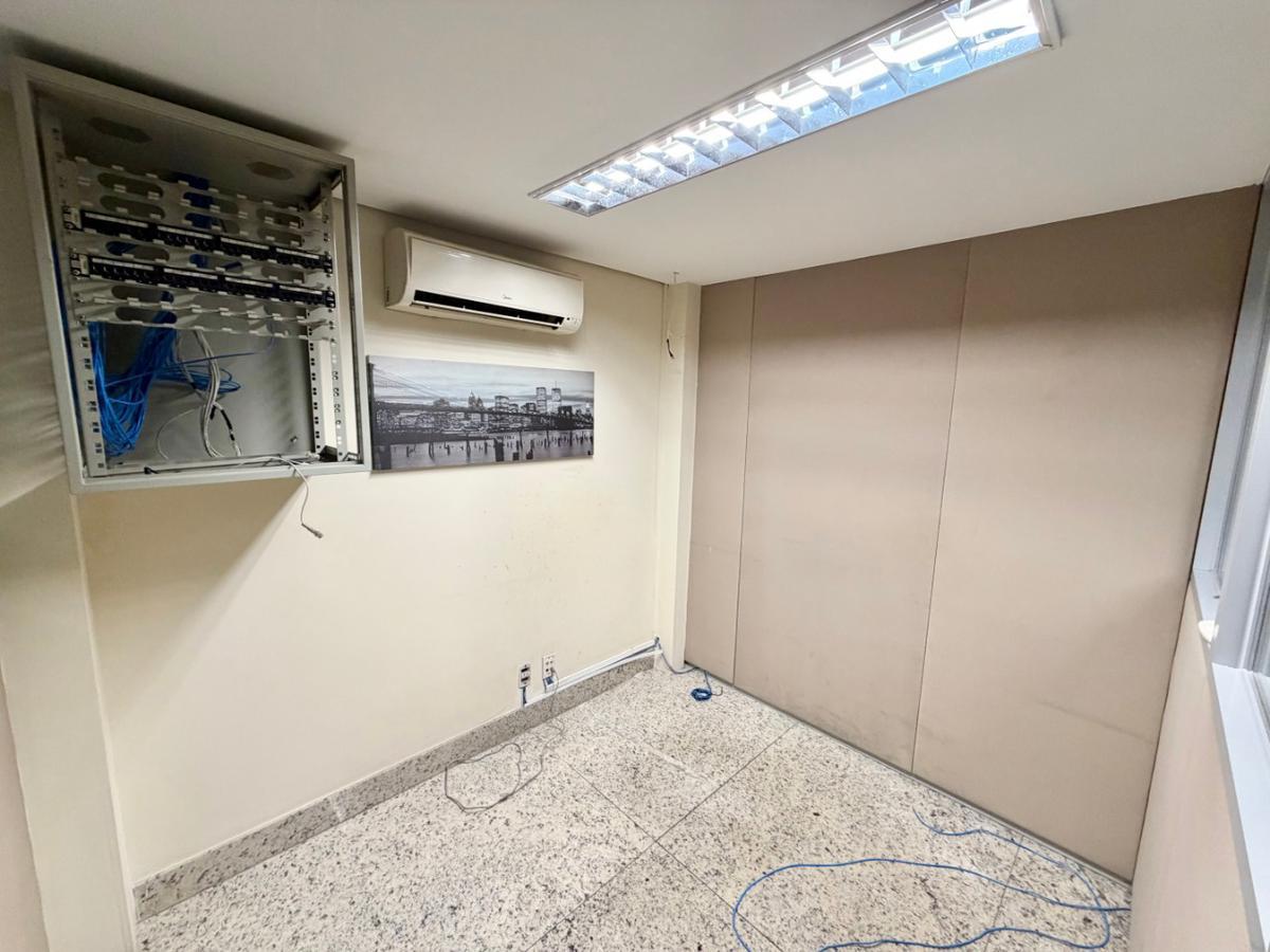 Sala, São José, 0 Quarto, 3 Vagas