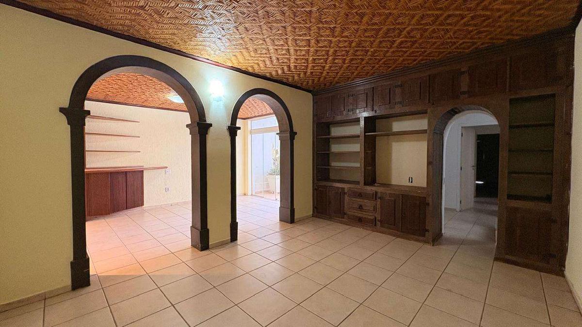 Casa, Vila Paris, 4 Quartos, 4 Vagas, 2 Suítes