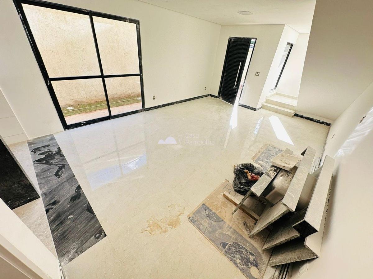 Casa, Santa Branca, 3 Quartos, 4 Vagas, 1 Suíte