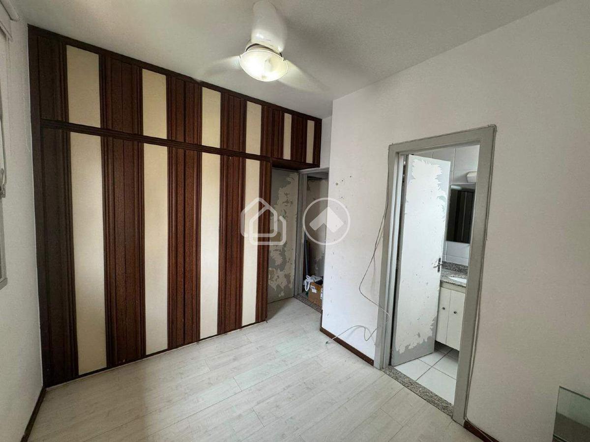 Apartamento, Estoril, 4 Quartos, 2 Vagas, 1 Suíte