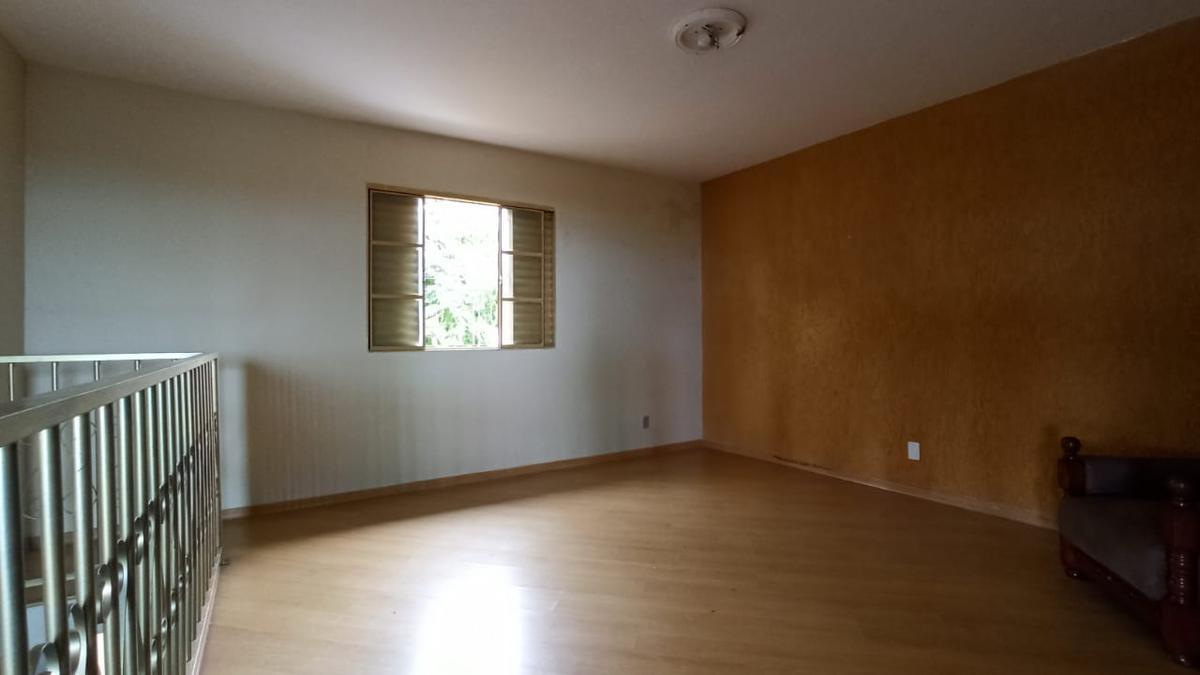 Casa, Jardim Pirineus, 4 Quartos, 5 Vagas, 1 Suíte