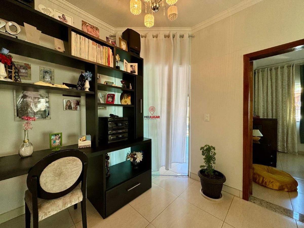 Casa, Miramar (barreiro), 4 Quartos, 3 Vagas, 1 Suíte
