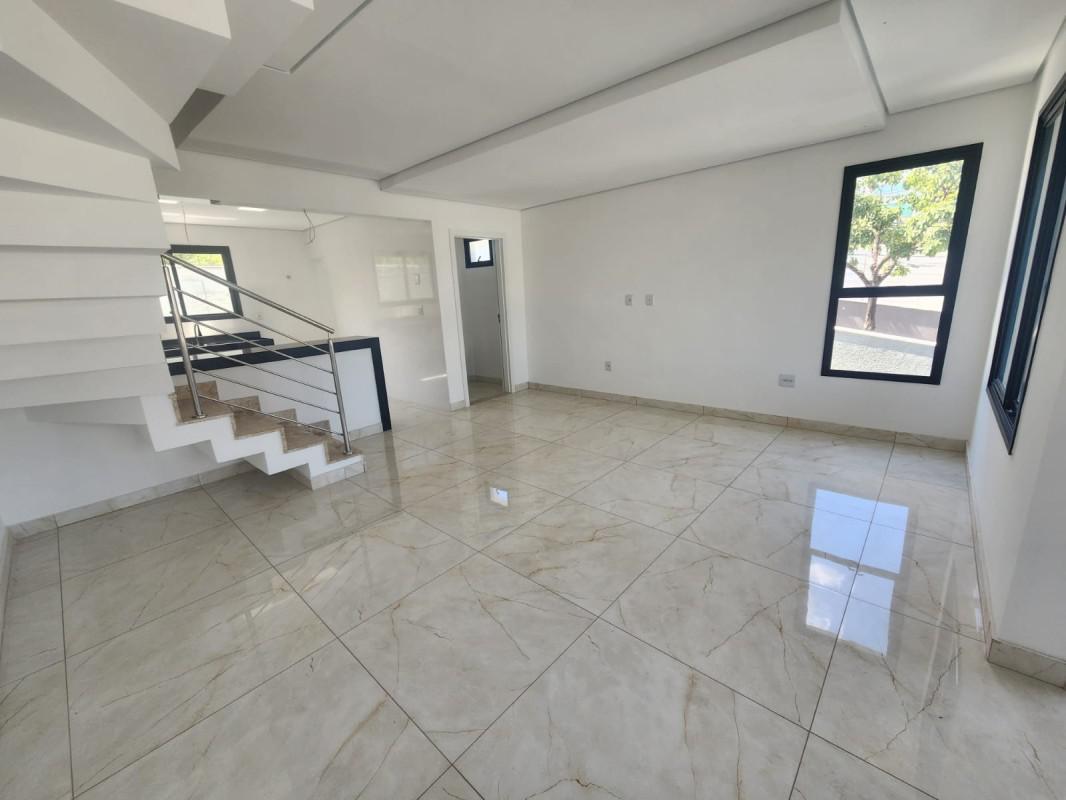 Casa, Cabral, 3 Quartos, 4 Vagas, 1 Suíte