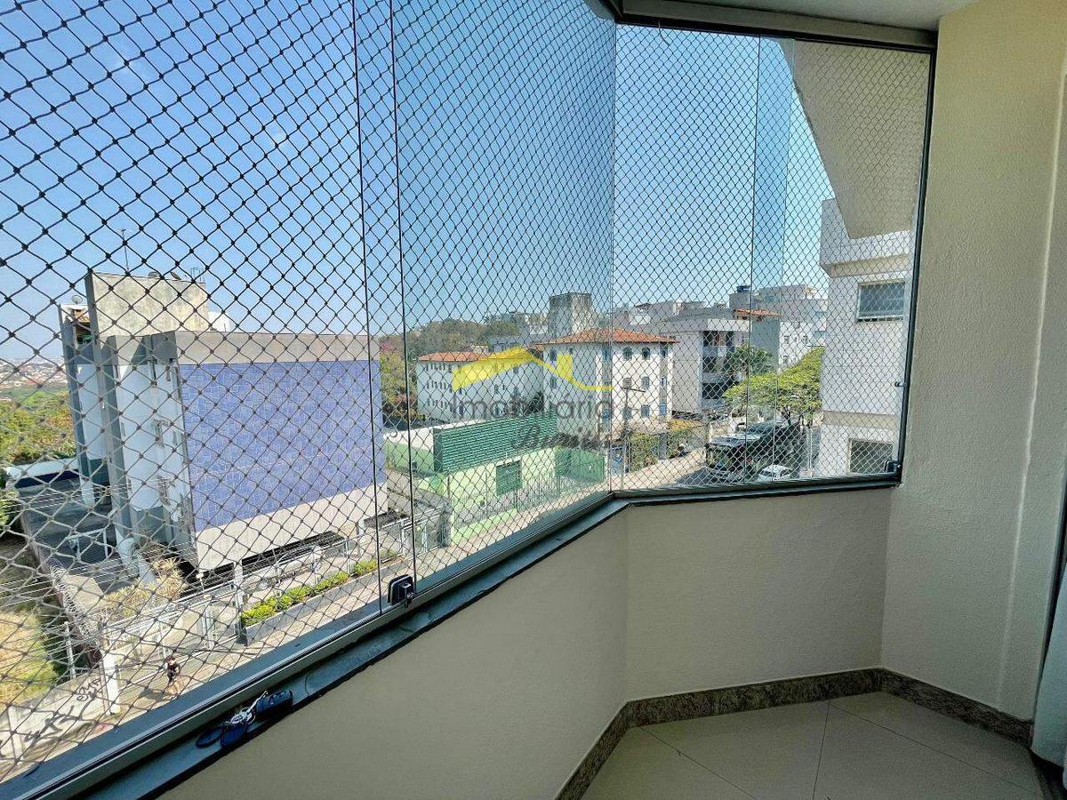 Apartamento, Estoril, 2 Quartos, 1 Vaga