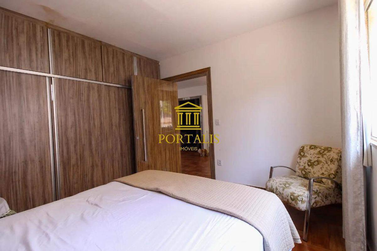 Casa, Sagrada Família, 6 Quartos, 2 Vagas, 5 Suítes