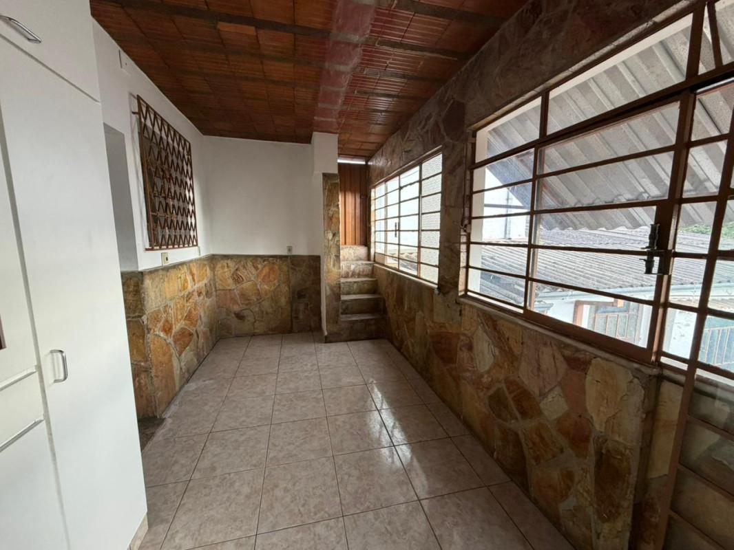 Casa, Graça, 4 Quartos, 2 Vagas, 1 Suíte