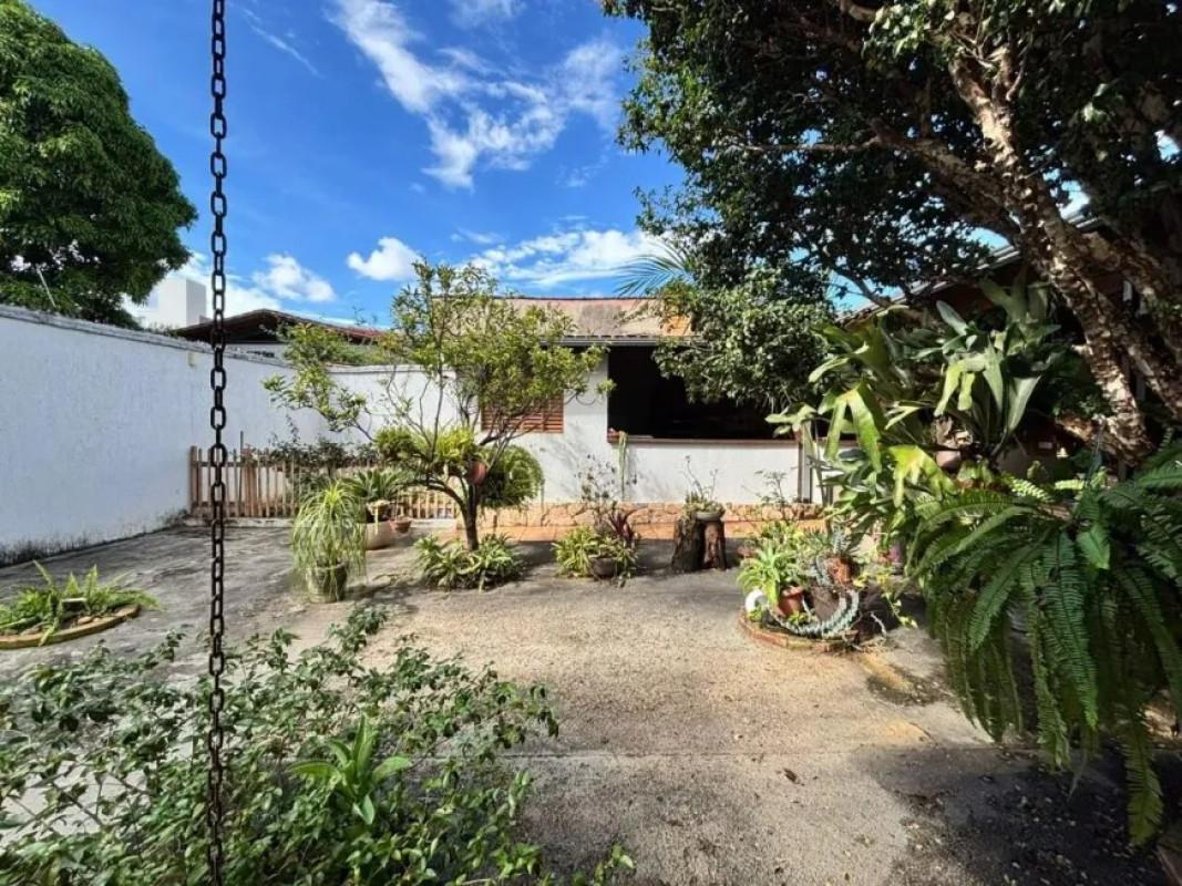 Casa, Castelo, 4 Quartos, 4 Vagas, 1 Suíte