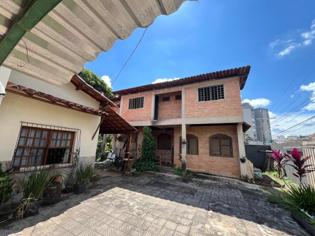 Casa, Santa Efigênia, 6 Quartos, 6 Vagas, 1 Suíte