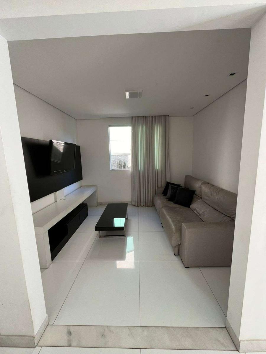 Casa, Castelo, 4 Quartos, 8 Vagas, 4 Suítes