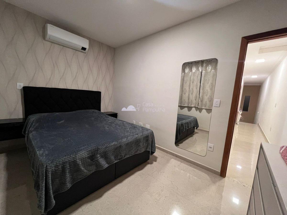 Casa, Candelária, 3 Quartos, 4 Vagas, 1 Suíte
