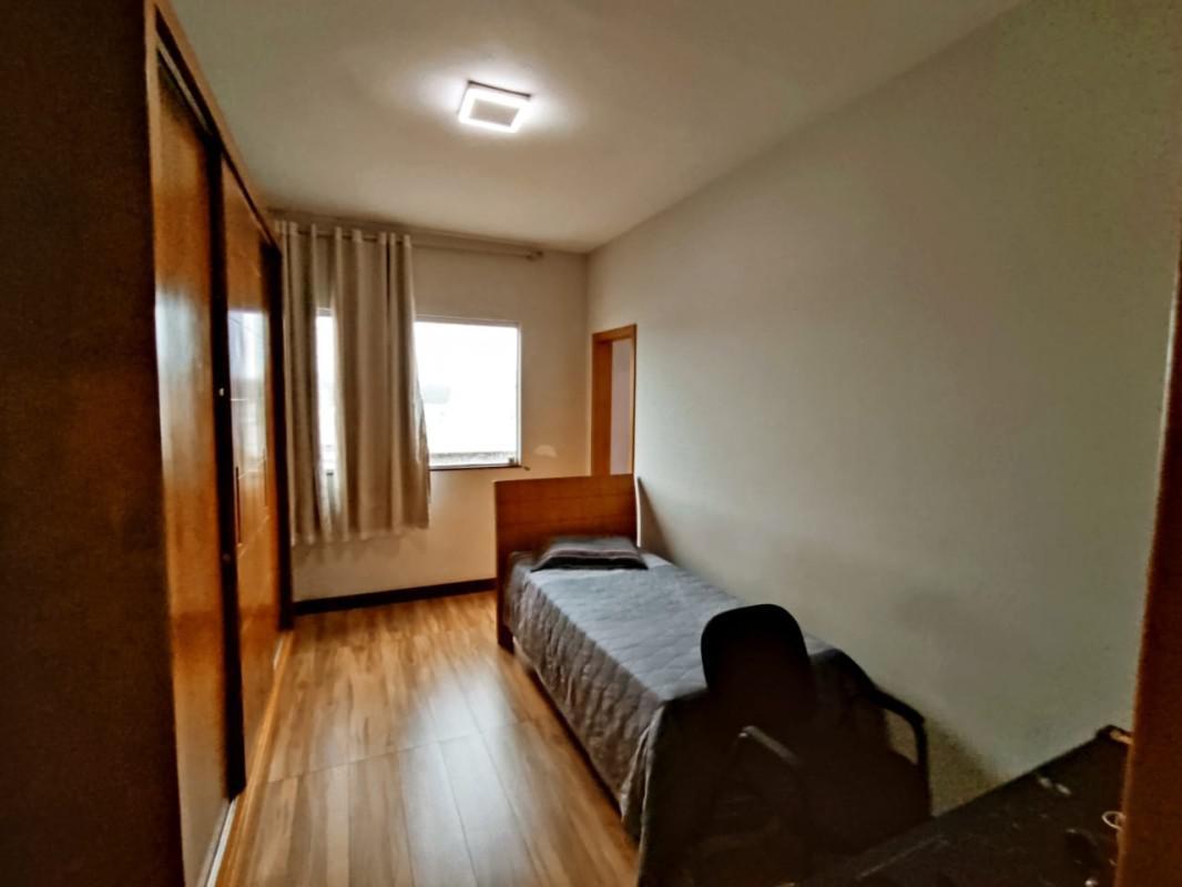 Casa, Cabral, 5 Quartos, 9 Vagas, 3 Suítes