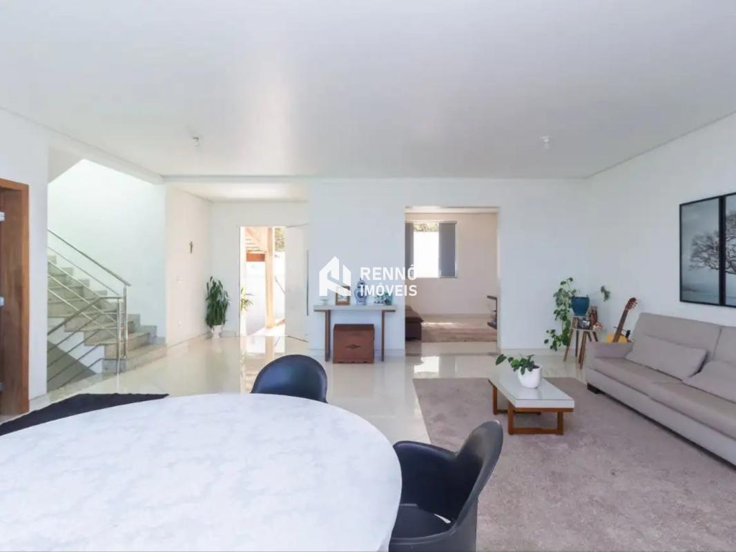 Casa, Estoril, 4 Quartos, 3 Vagas, 4 Suítes