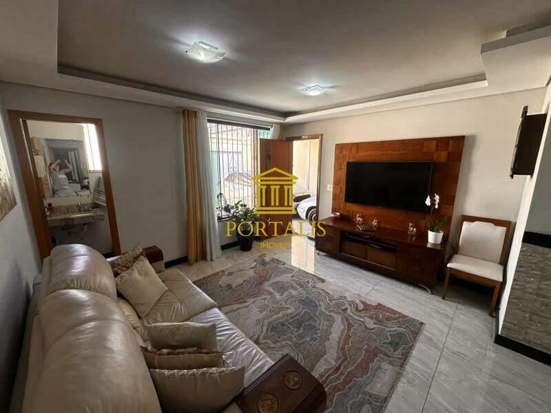 Casa, Fernão Dias, 3 Quartos, 2 Vagas, 1 Suíte