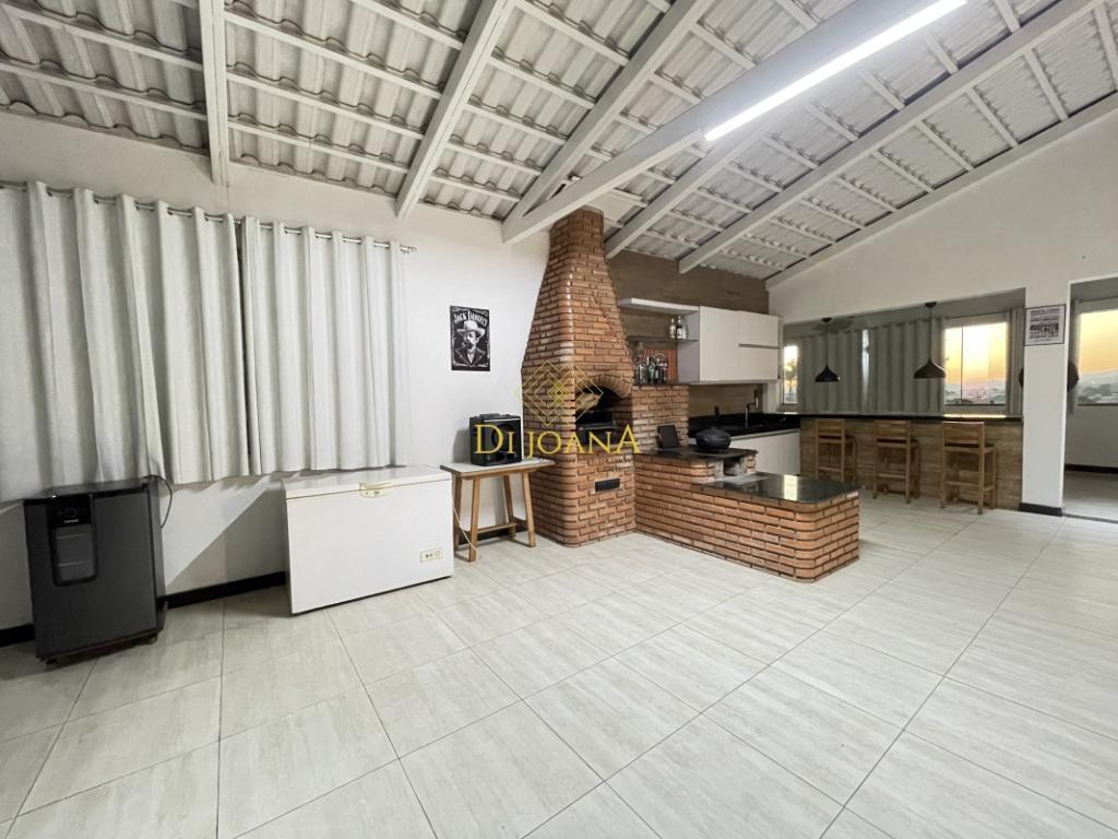 Prédio, Centro, 3 Quartos, 4 Vagas, 1 Suíte