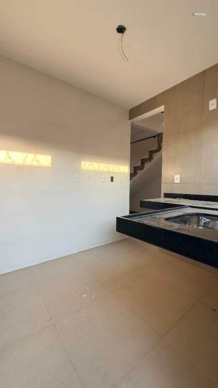 Casa, Novo Centro, 2 Quartos, 1 Vaga