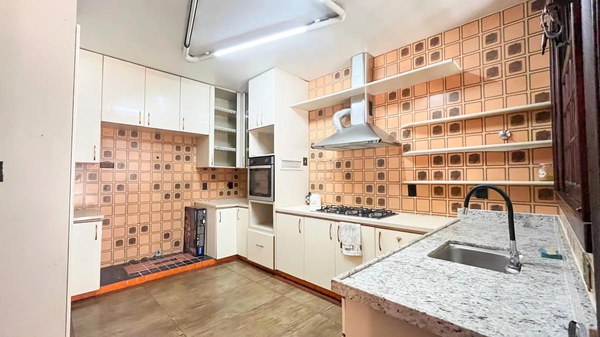 Casa, São Luiz (pampulha), 6 Quartos, 10 Vagas, 3 Suítes