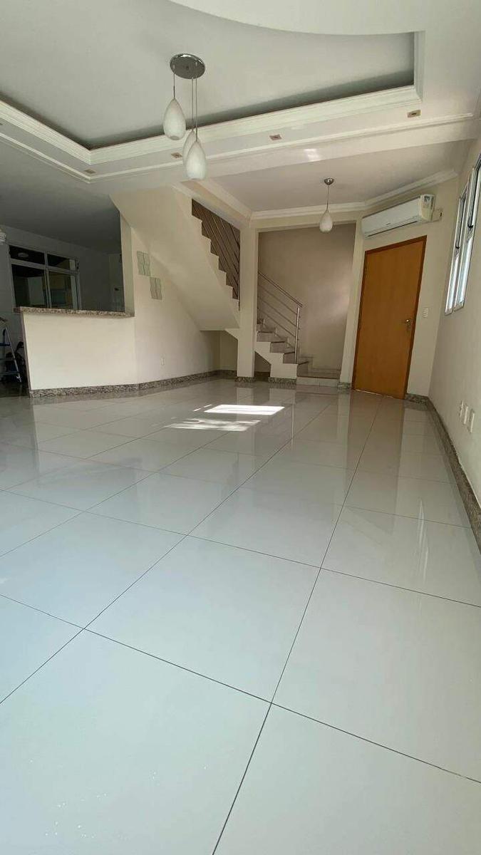 Casa, Centro, 3 Quartos, 2 Vagas, 1 Suíte