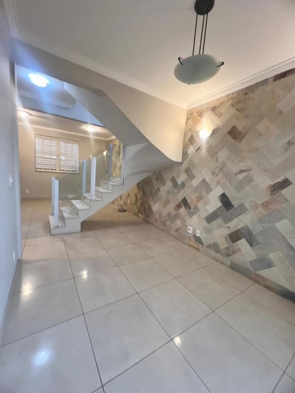 Casa, Castelo, 3 Quartos, 1 Vaga, 1 Suíte