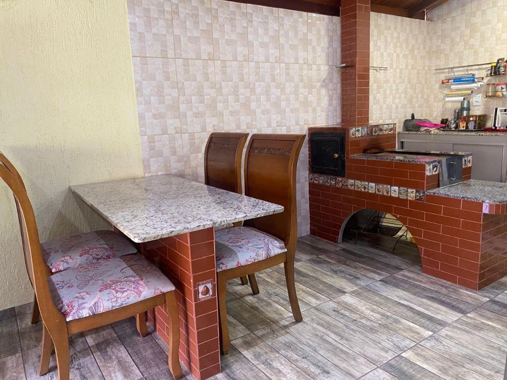 Fazenda, Ravena, 2 Quartos, 0 Vaga, 2 Suítes