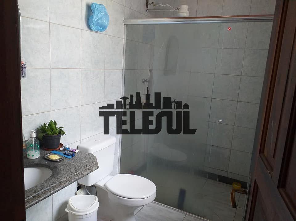 Casa, Centro, 4 Quartos, 0 Vaga, 1 Suíte