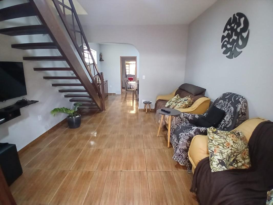 Casa, Campo Alegre, 6 Quartos, 3 Vagas, 2 Suítes