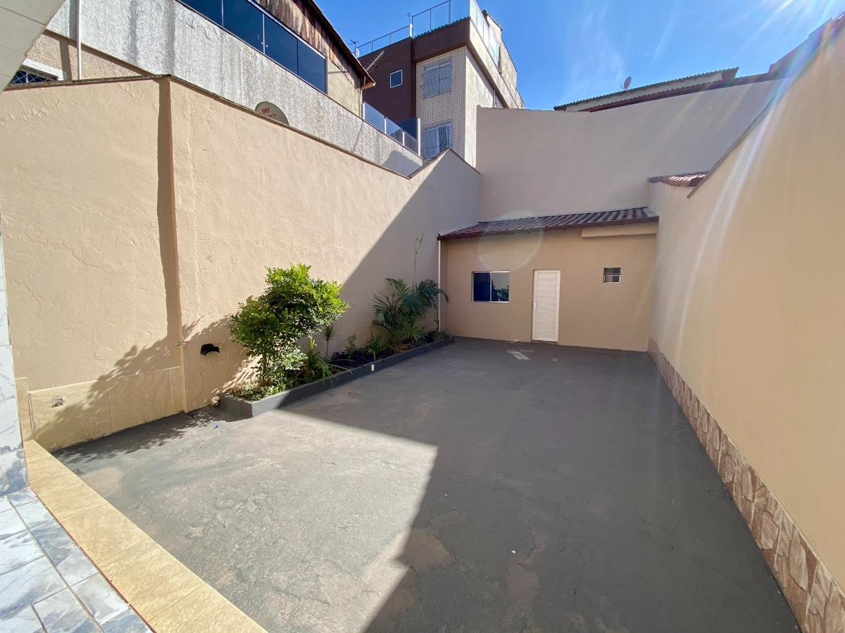 Casa, Paquetá, 3 Quartos, 4 Vagas, 1 Suíte
