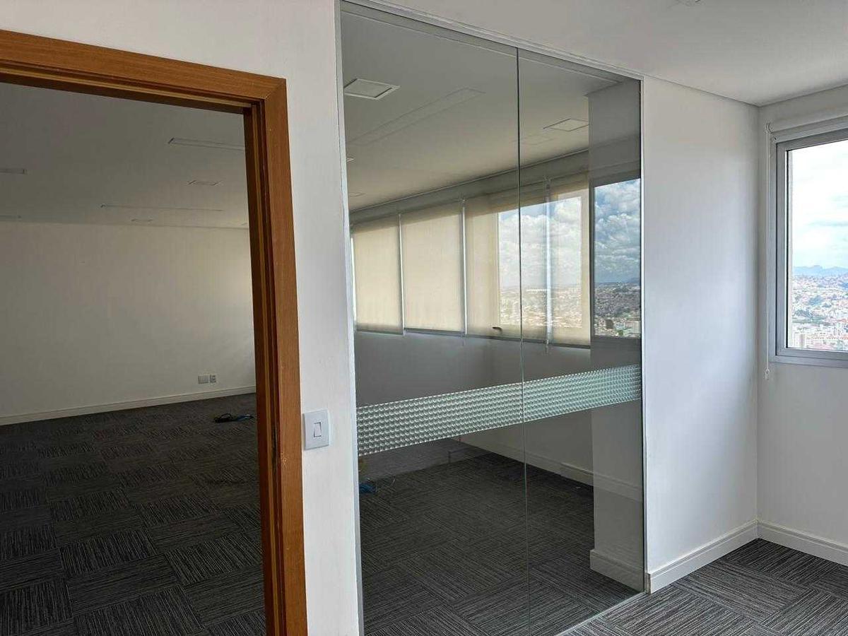 Sala, Estoril, 5 Quartos, 0 Vaga