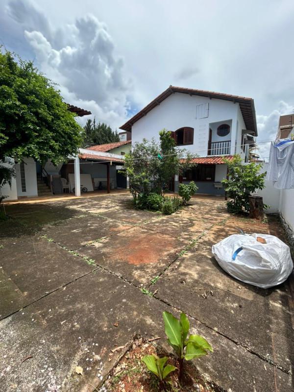 Casa, Castelo, 6 Quartos, 4 Vagas, 3 Suítes