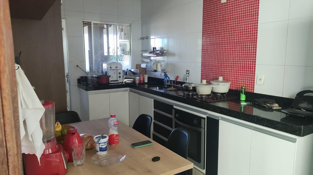 Casa, Lindéia, 5 Quartos, 6 Vagas, 1 Suíte