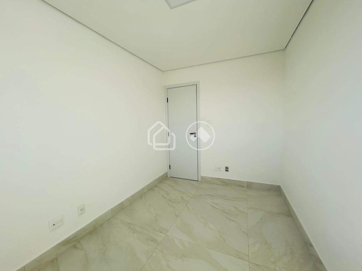 Casa, Planalto, 3 Quartos, 1 Vaga, 1 Suíte