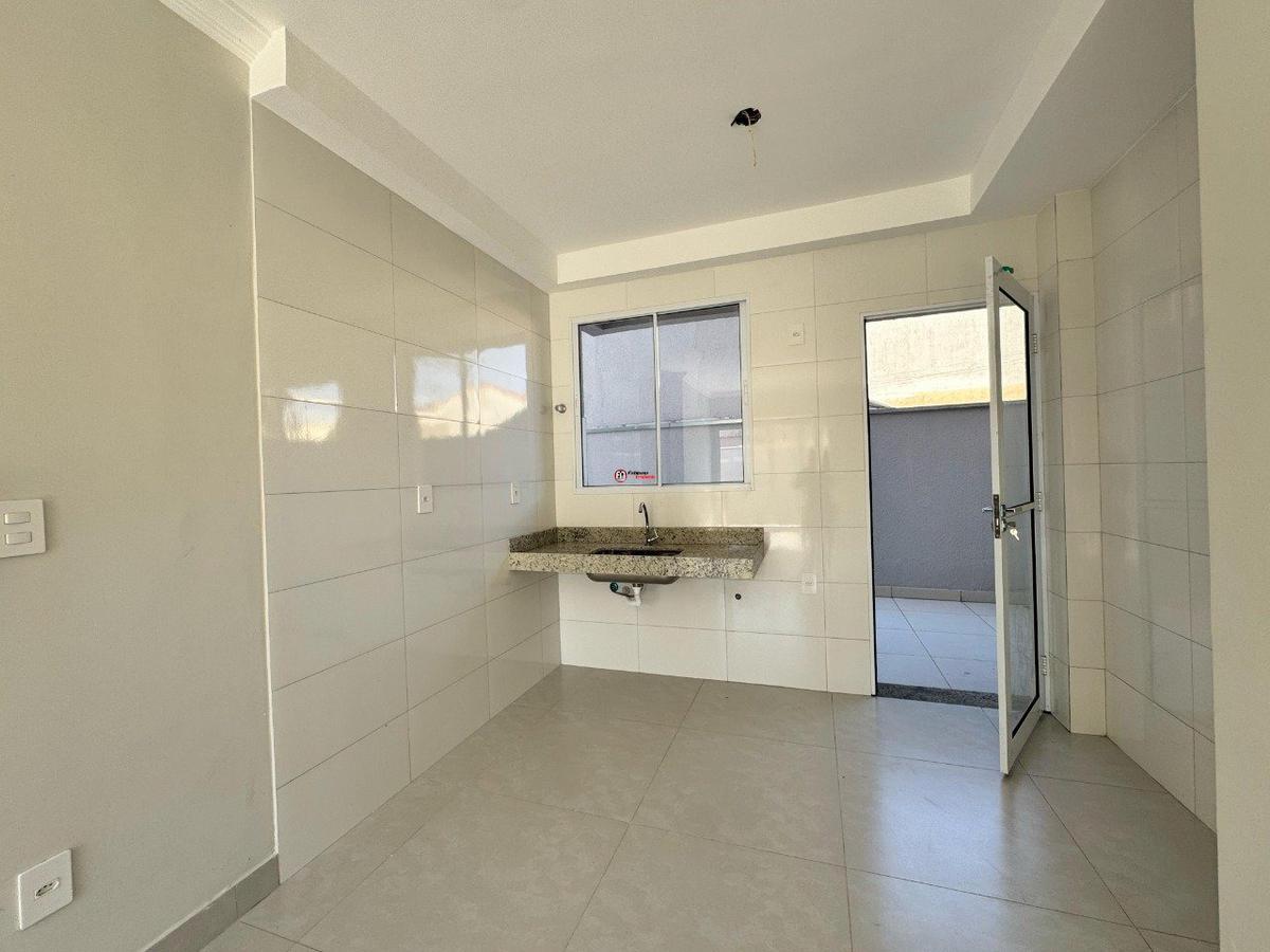 Apartamento, Santa Mônica, 2 Quartos, 1 Vaga