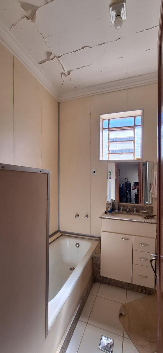 Casa, Floresta, 6 Quartos, 1 Vaga, 1 Suíte