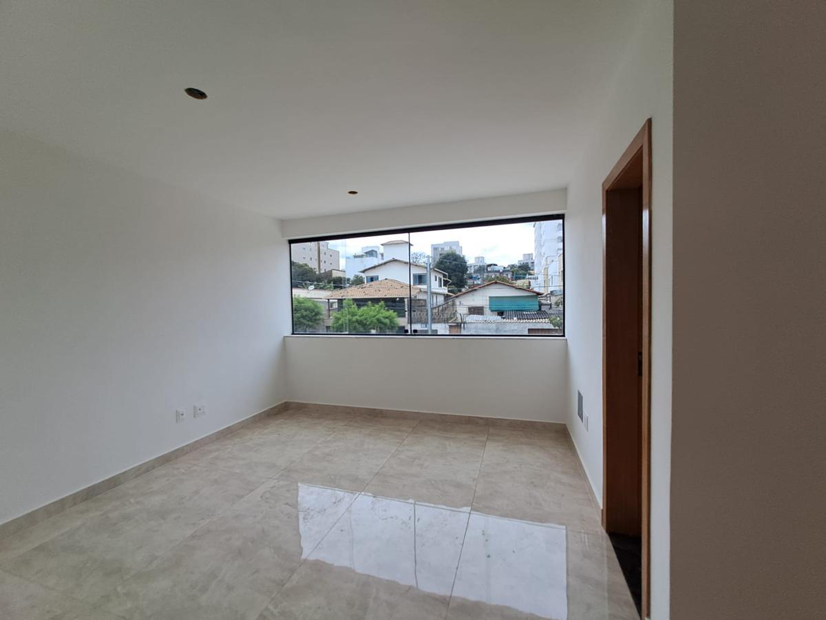 Casa, Santa Branca, 3 Quartos, 4 Vagas, 1 Suíte