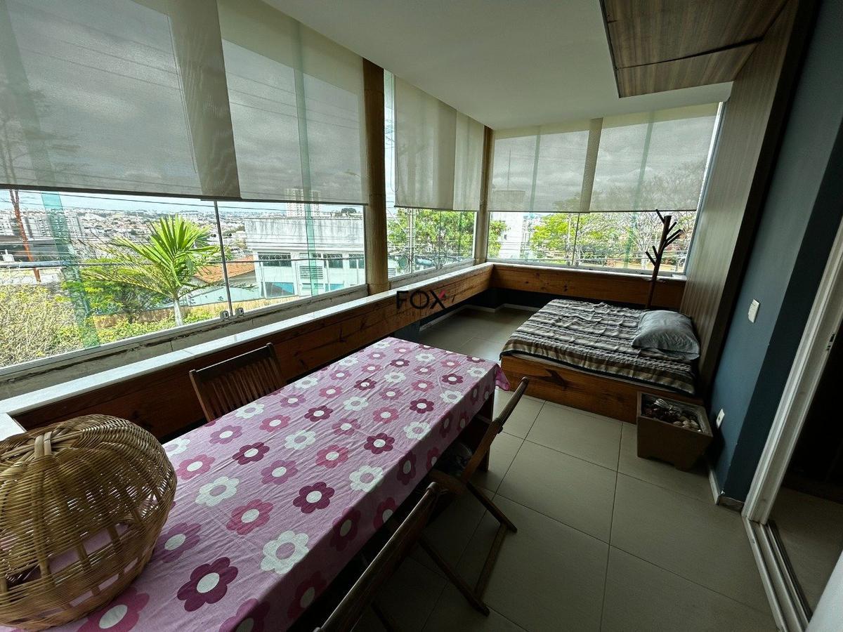 Casa, Estoril, 4 Quartos, 6 Vagas, 1 Suíte