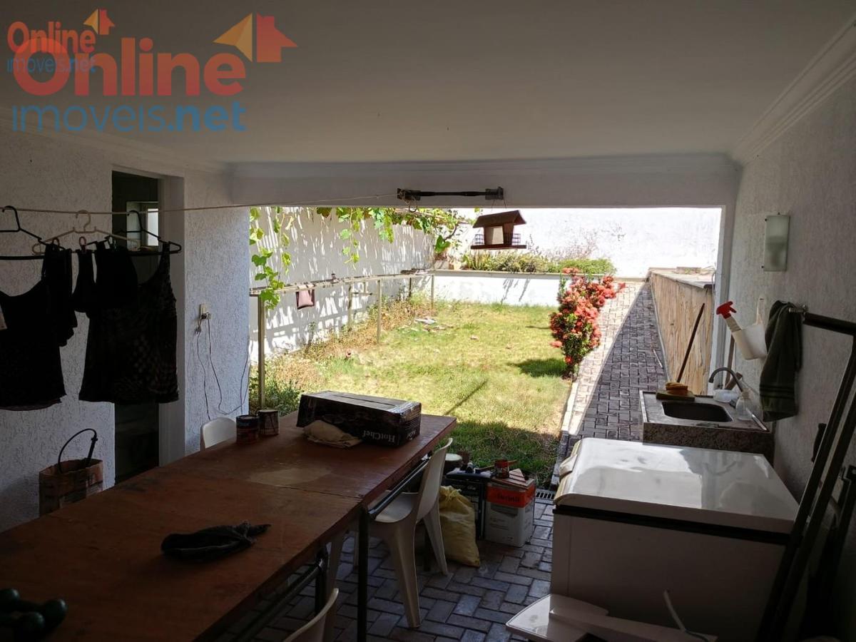 Casa, Dom Pedro I, 1 Quarto, 0 Vaga, 0 Suíte