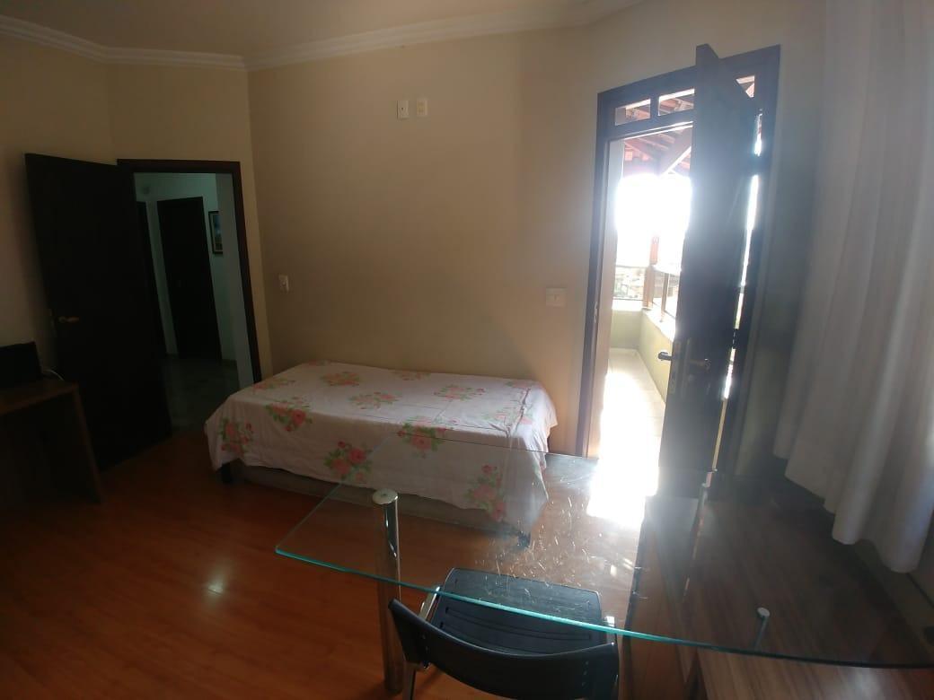 Casa, Jardim Riacho das Pedras, 3 Quartos, 8 Vagas, 1 Suíte