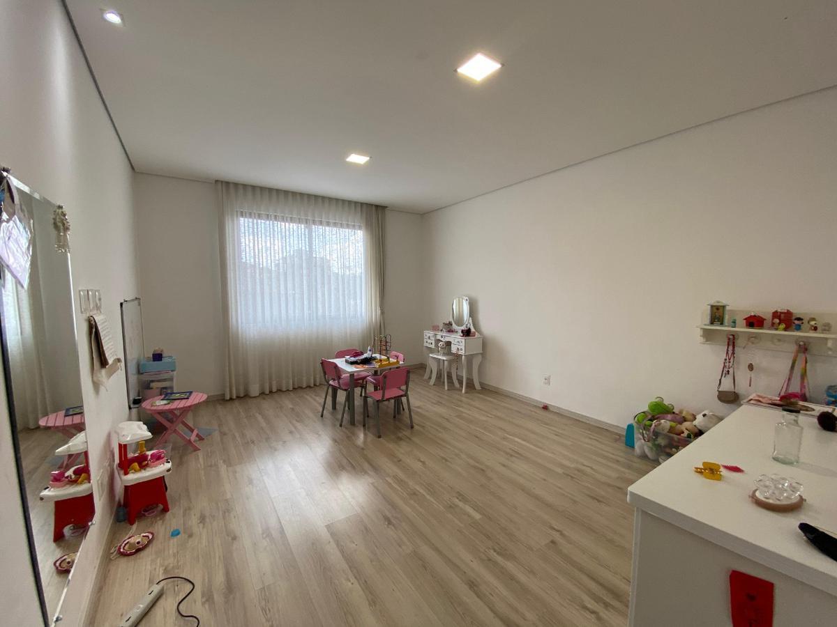 Casa, São José, 4 Quartos, 2 Vagas, 1 Suíte