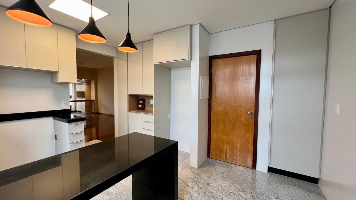 Apartamento, Savassi, 3 Quartos, 2 Vagas, 1 Suíte